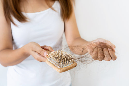 Causas e Soluções para Queda de Cabelo